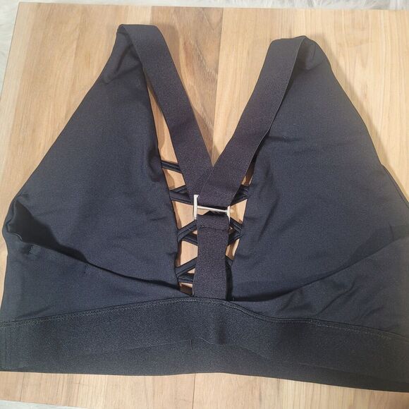 Forever 21 Crisscross Sports Bra Size Large - Picture 2 of 4